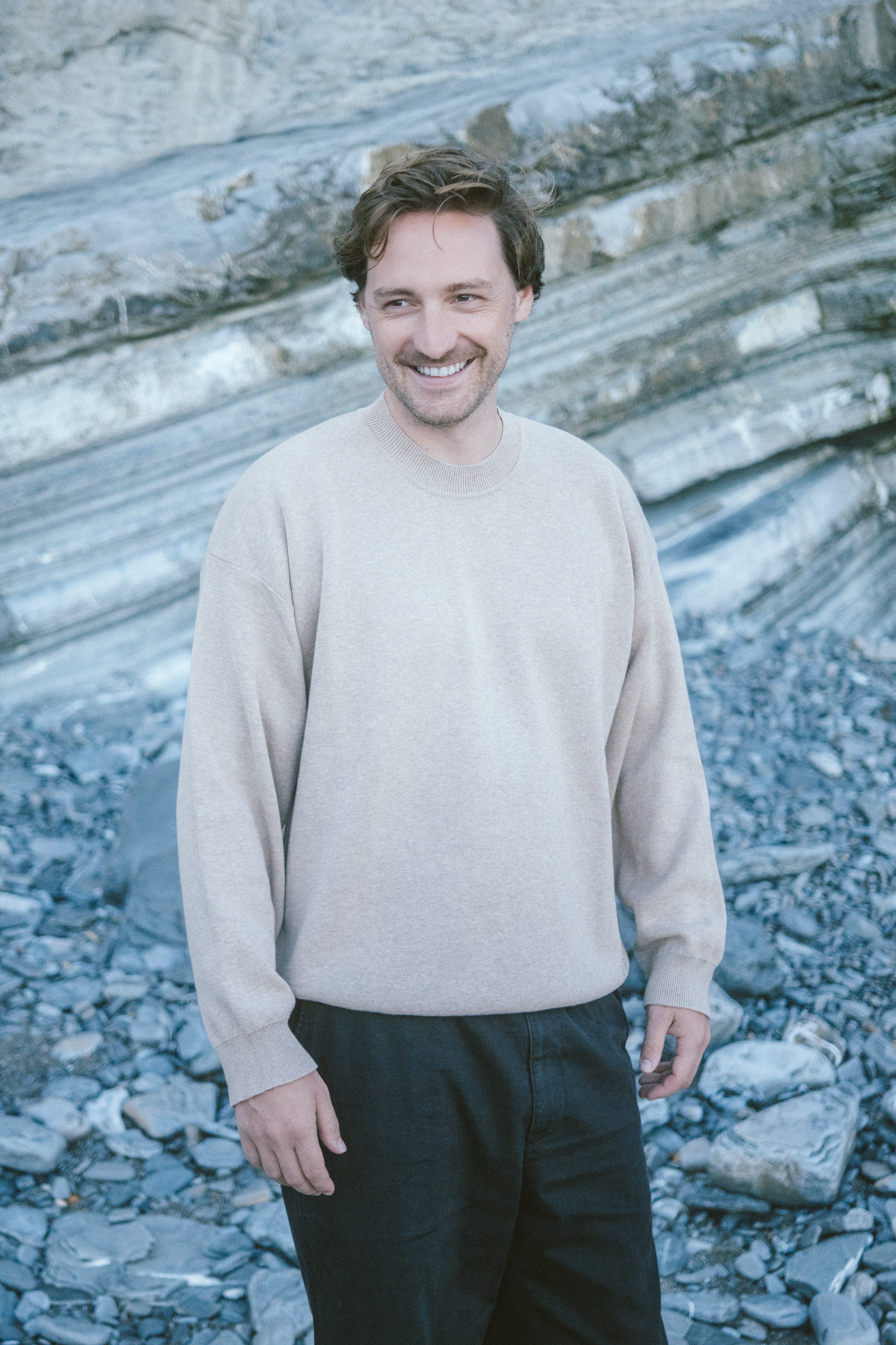 Hellbrauner Strickpullover Unisex nachhaltig aus Bio-Baumwolle