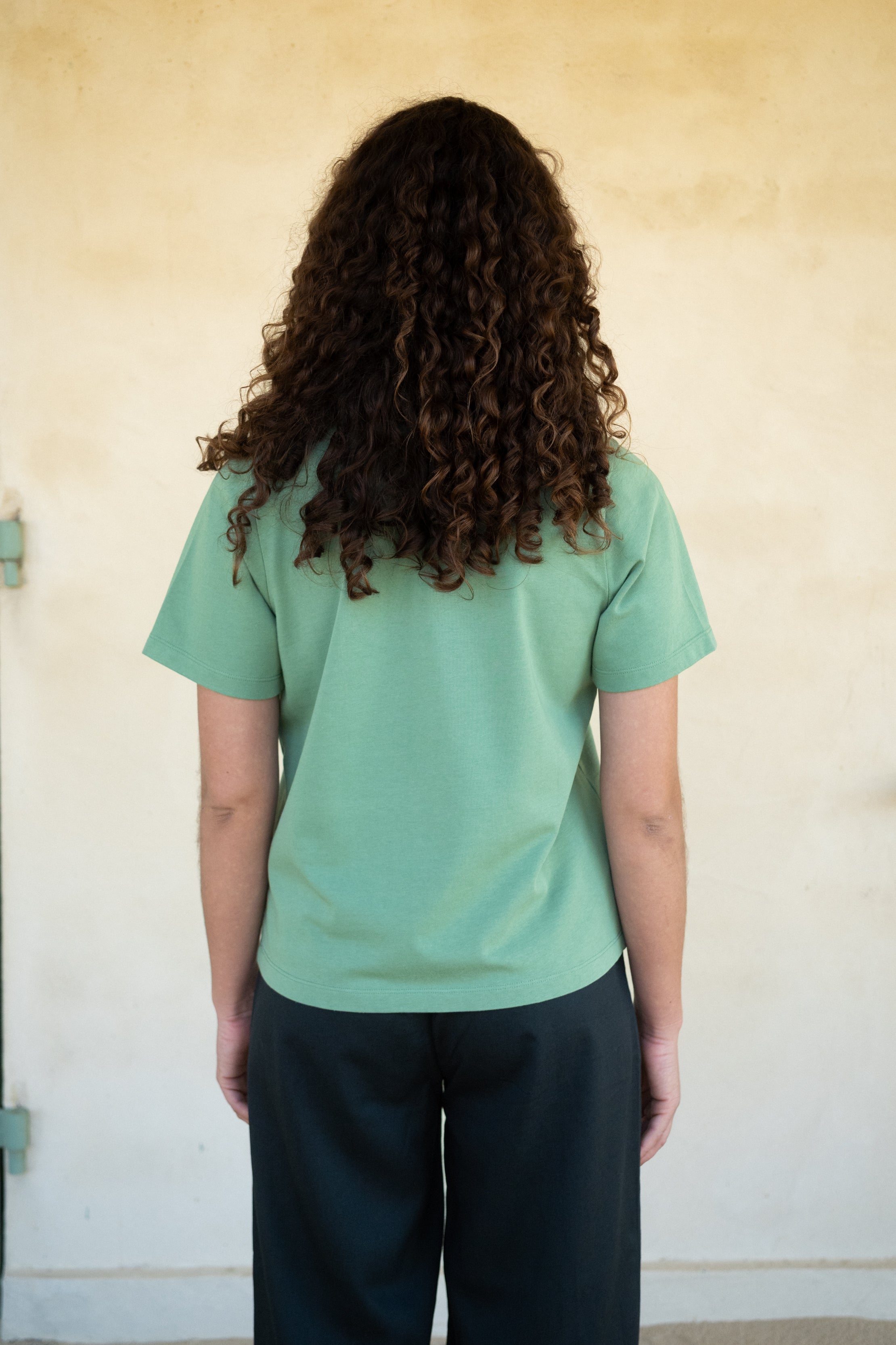 Grünes Damen T-Shirt aus Bio-Baumwolle nachhaltig und fair