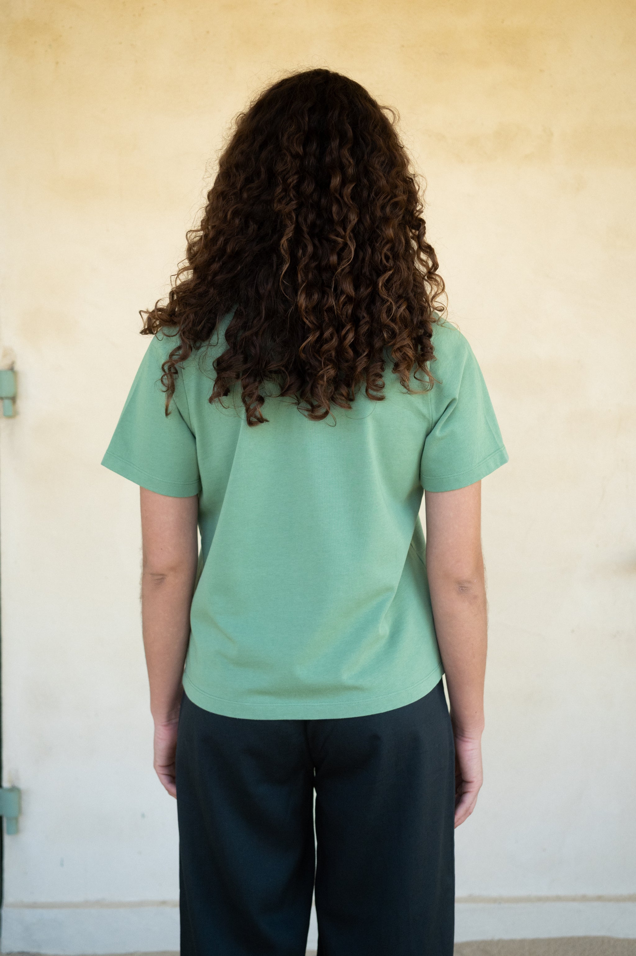 Grünes Damen T-Shirt aus Bio-Baumwolle nachhaltig und fair