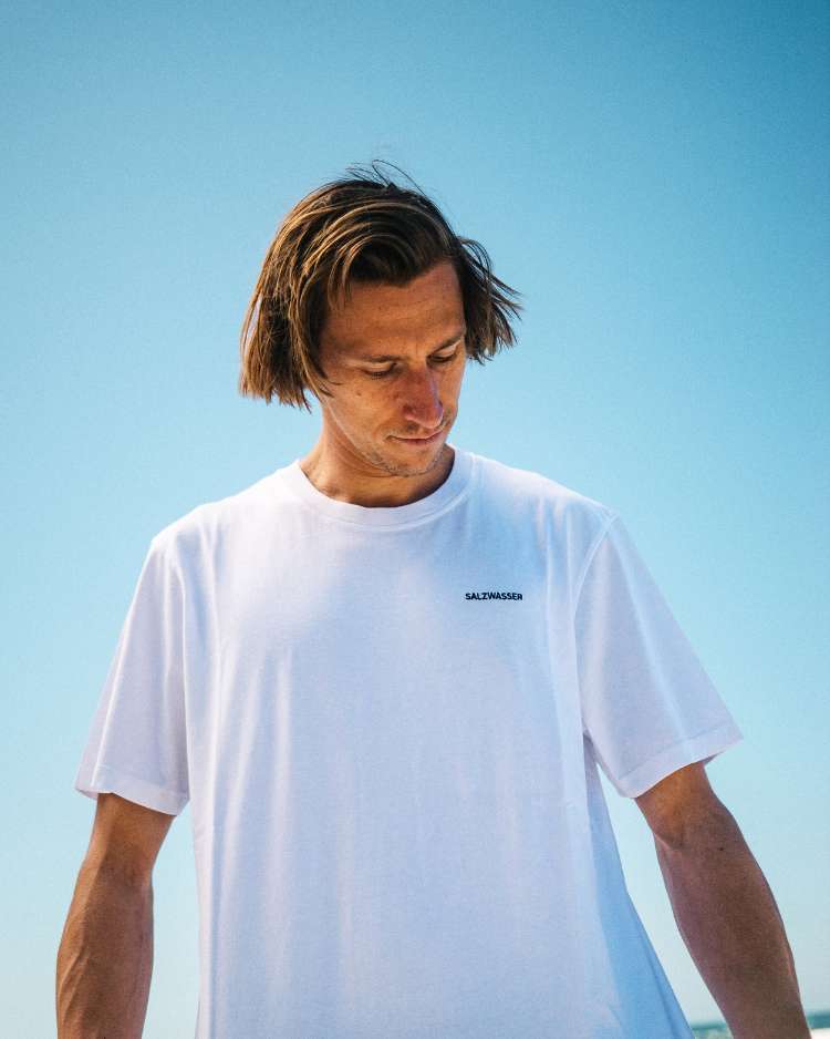 nachhaltige-tshirts-von-salzwasser.jpg__PID:44ae1d50-a36d-49c3-ae9e-da8ccc50bf8f