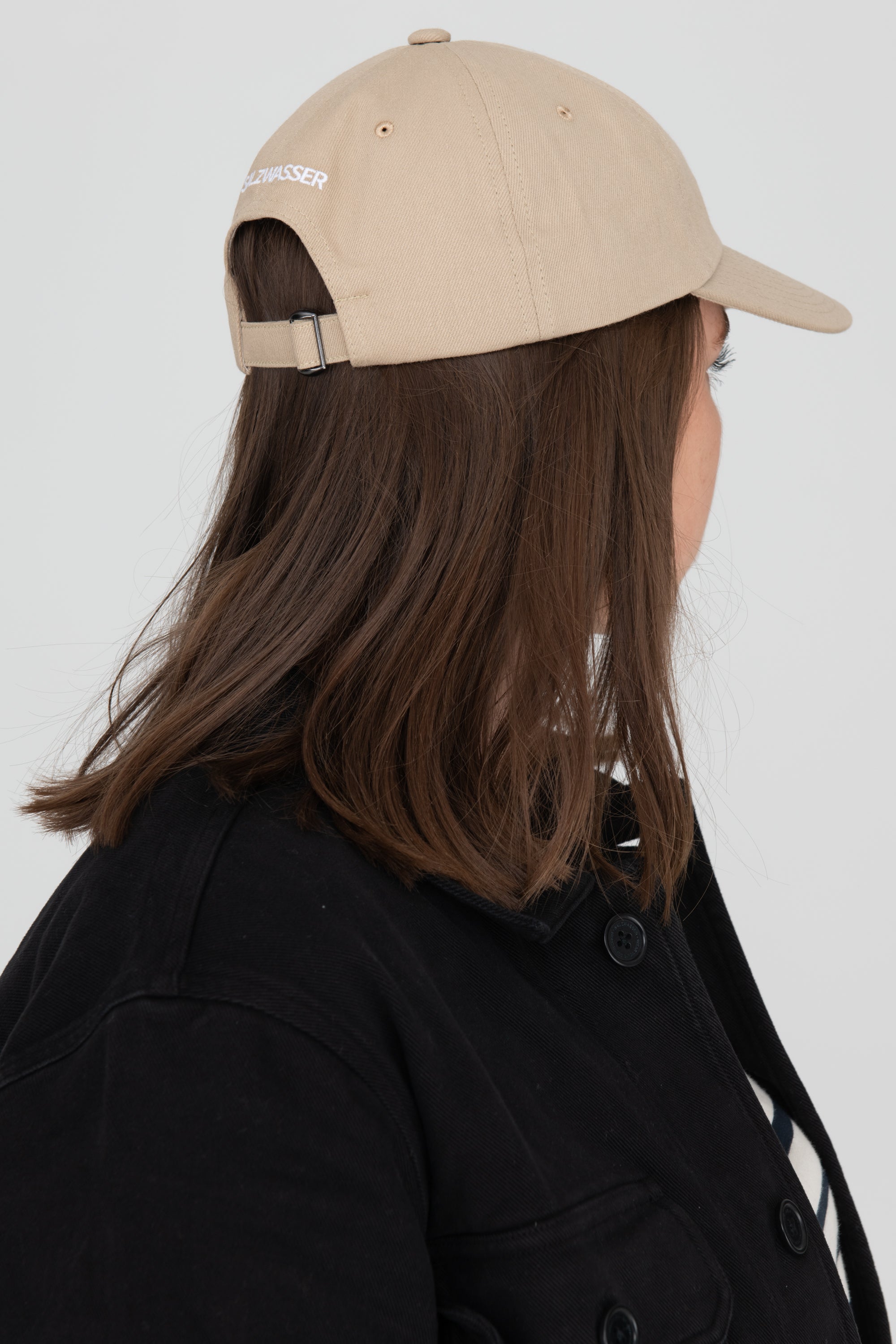 Klassische Base Cap von SALZWASSER in Sand mit Logo _women