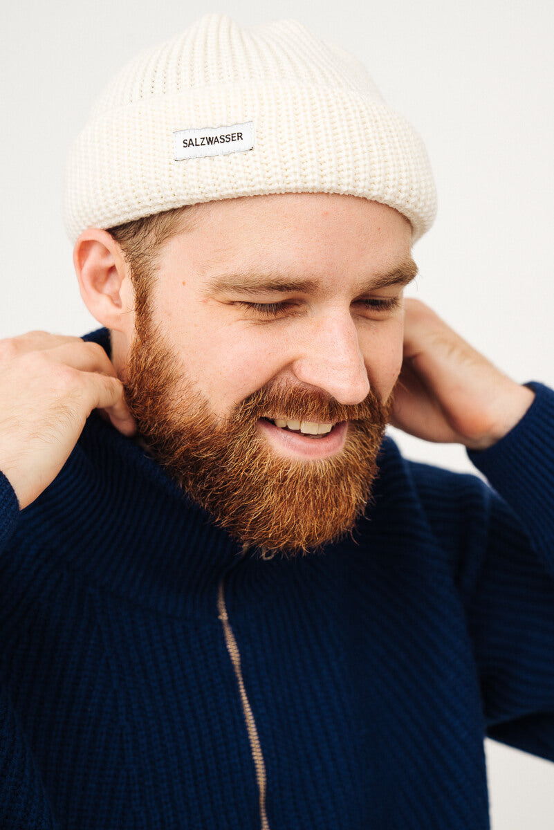Wollweisse Merinowollmütze von SALZWASSER mit plastikfreiem Label