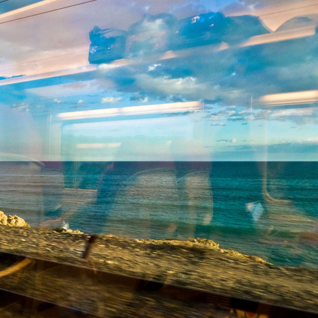 Mit der Bahn ans Meer: Umweltfreundlich an Nordsee und Ostsee