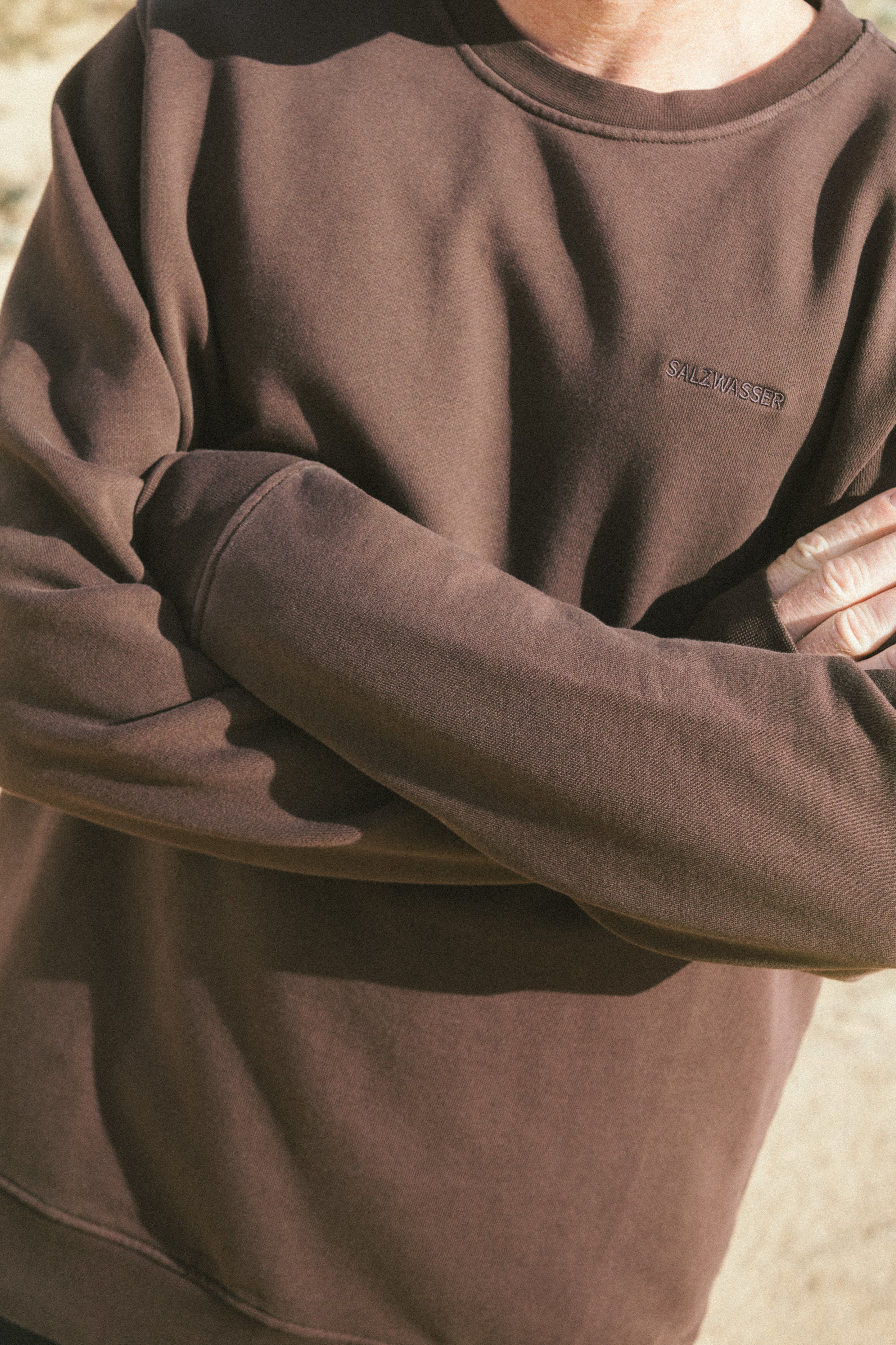 Brauner Crewneck in bester Qualität aus Portugal von SALZWASSER