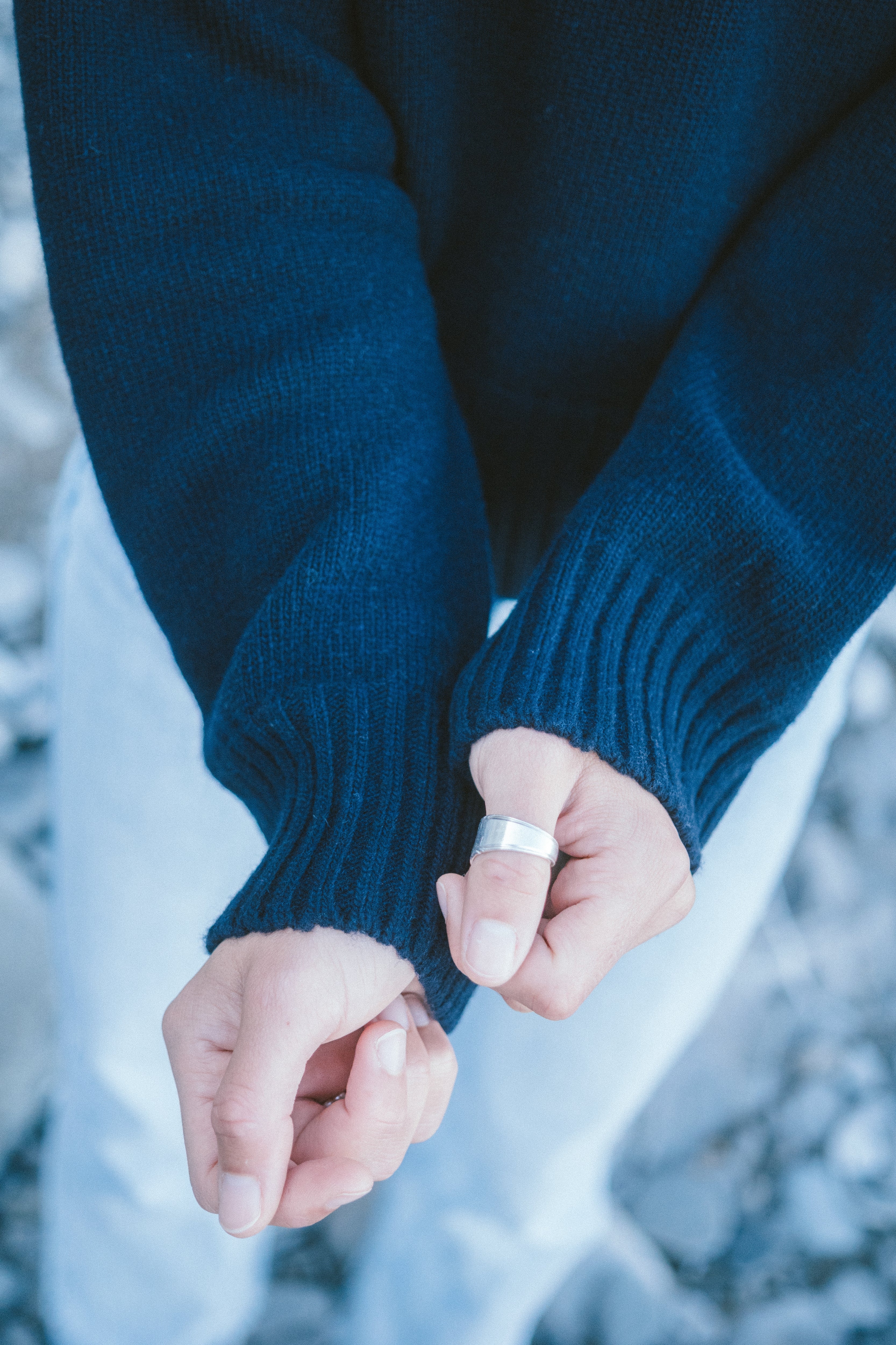 Damen Wollpullover in bester Qualität aus Italien in Dunkelblau