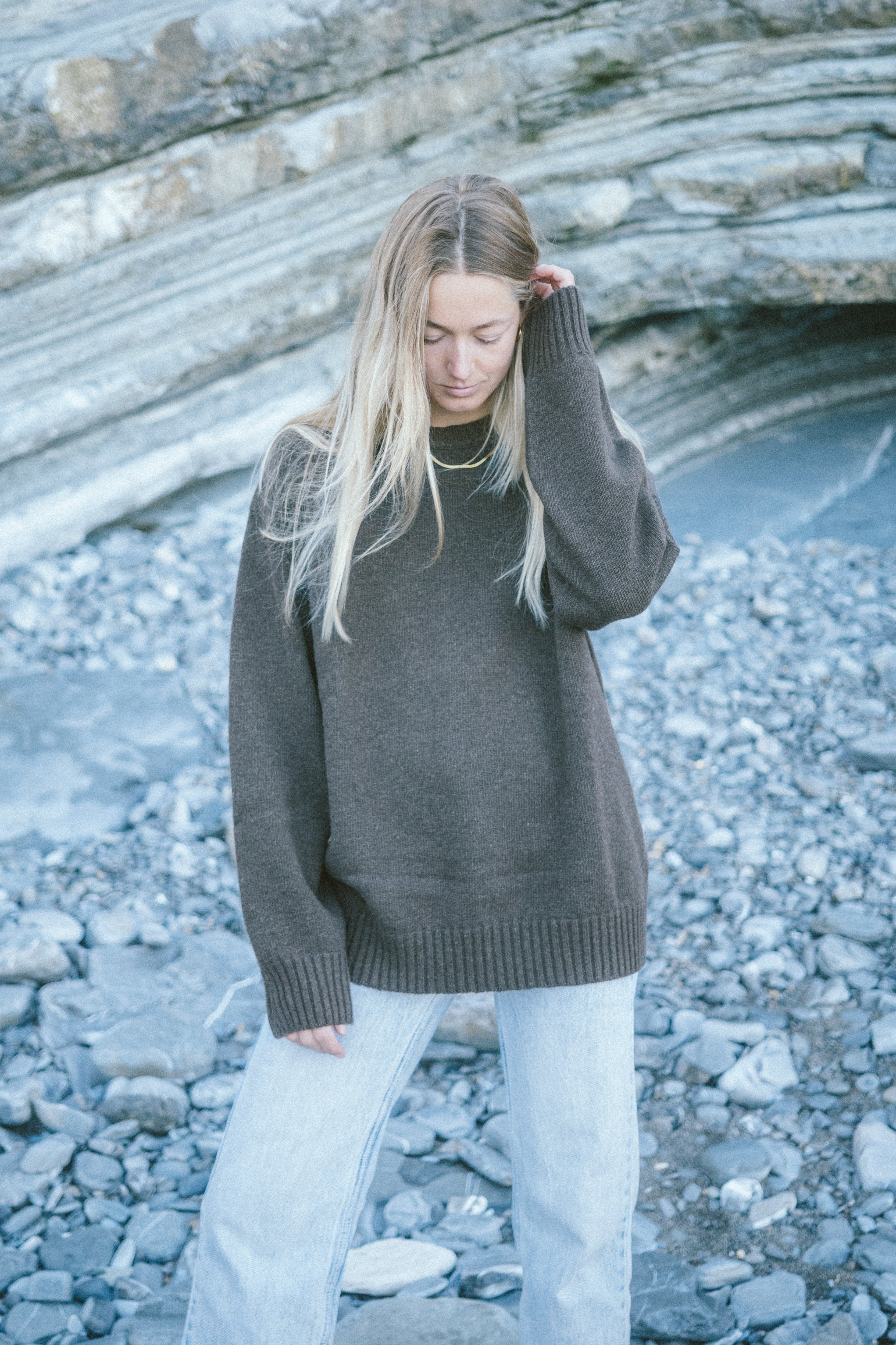 Unisex Strickpullover aus Merino Wolle in Braun aus Italien