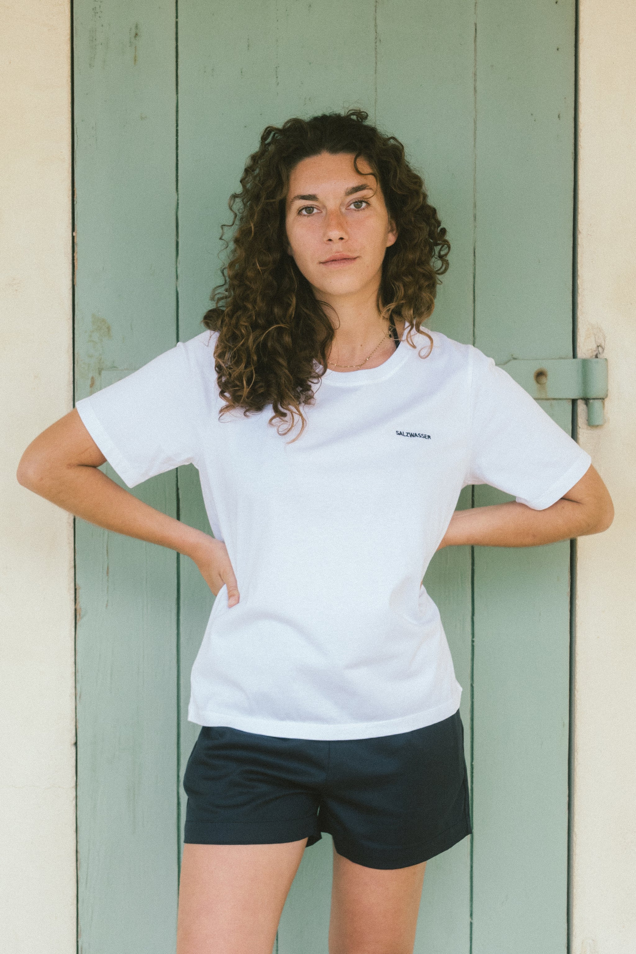 Hochwertiges Basic Damen T-Shirt in Weiß aus Bio Baumwolle