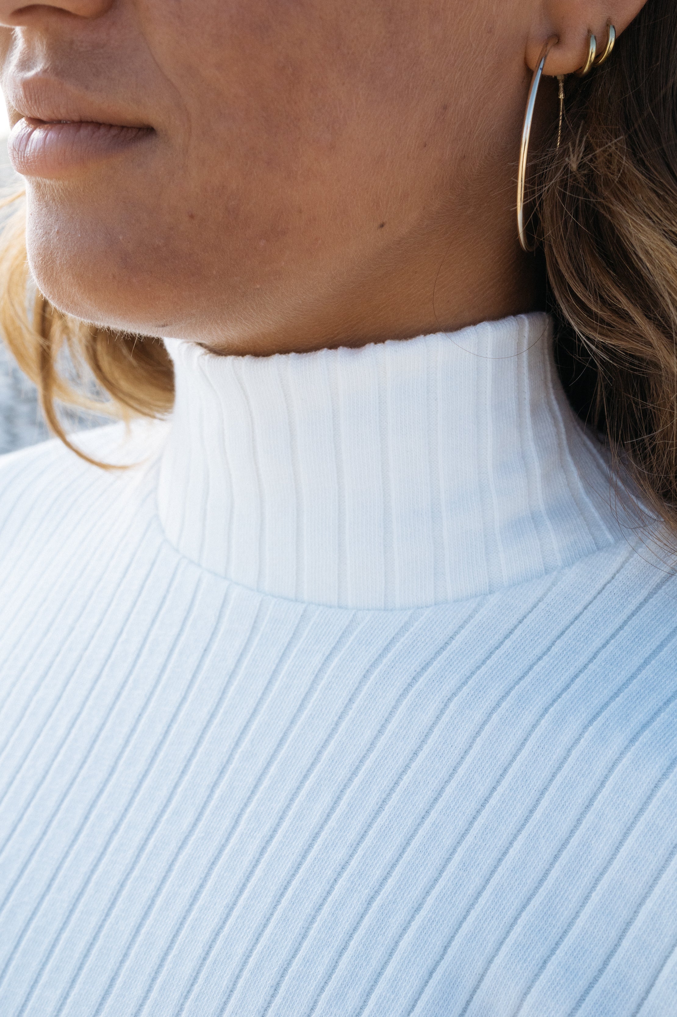 Rib Langarmshirt Weiß mit Stehkragen von SALZWASSER