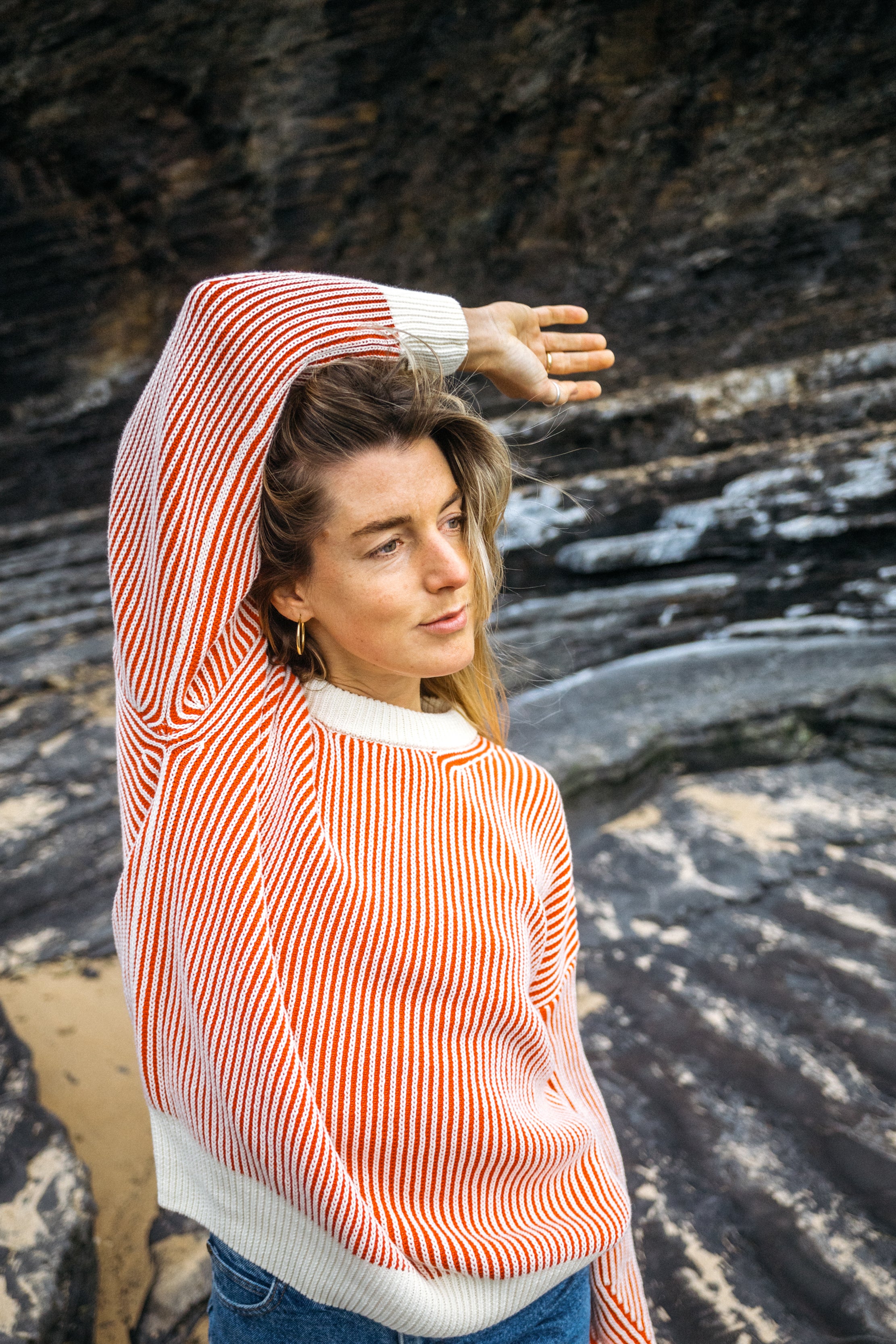 Strickpullover in creme und rot von SALZWASSER