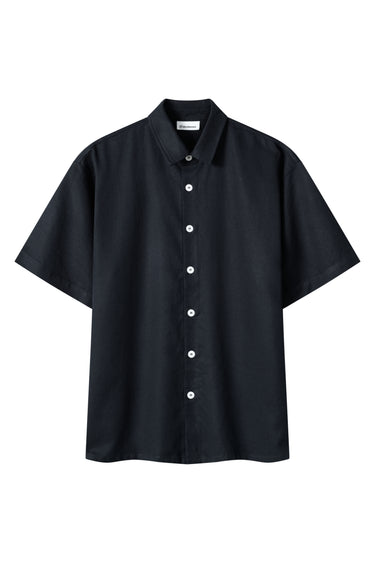 Dunkelblaues Unisex Kurzarm Hemd aus Leinen nachhaltig von SALZWASSER