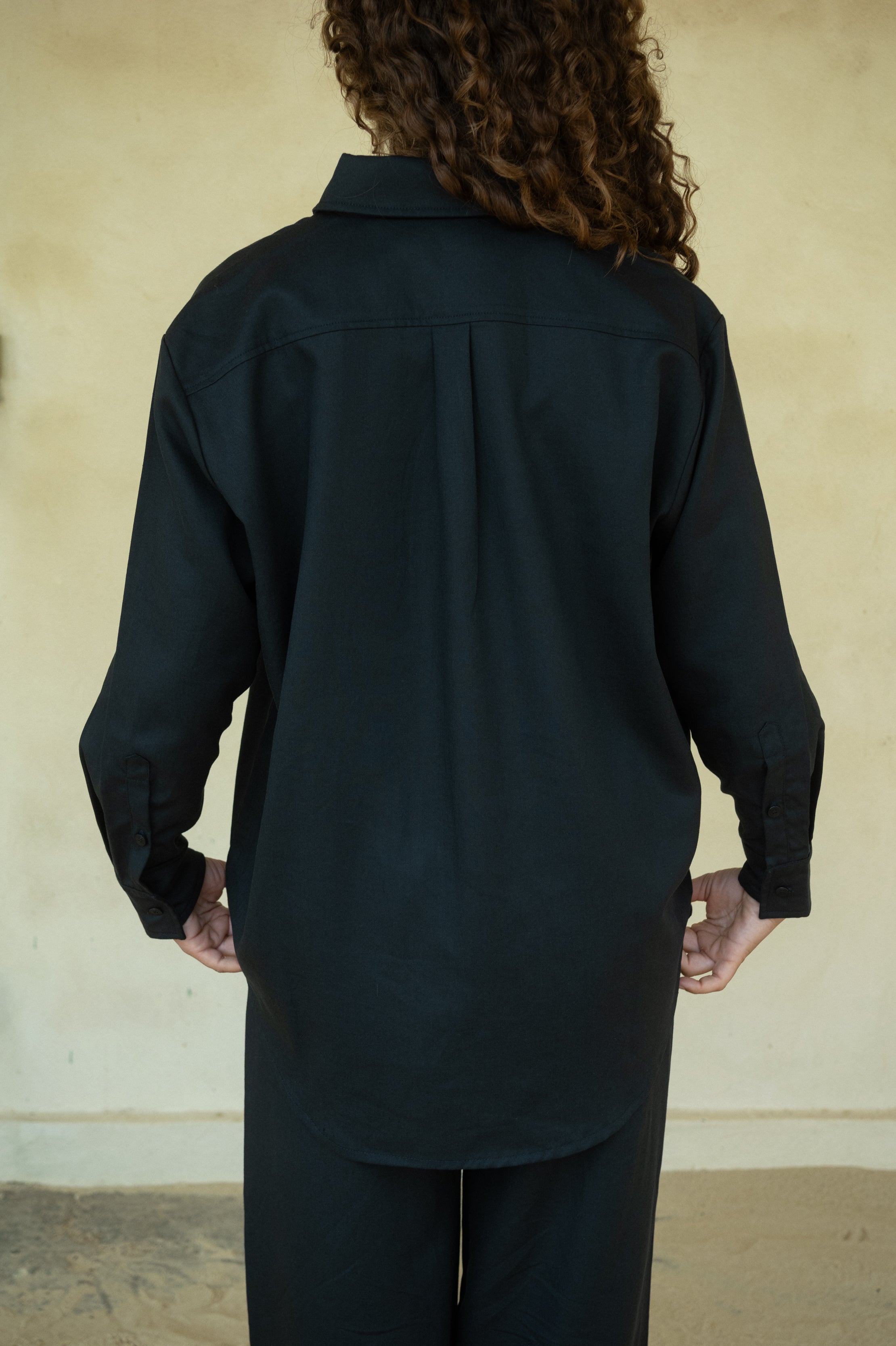 Langarm Damen Hemd aus Leinen in Dunkelblau aus Europa