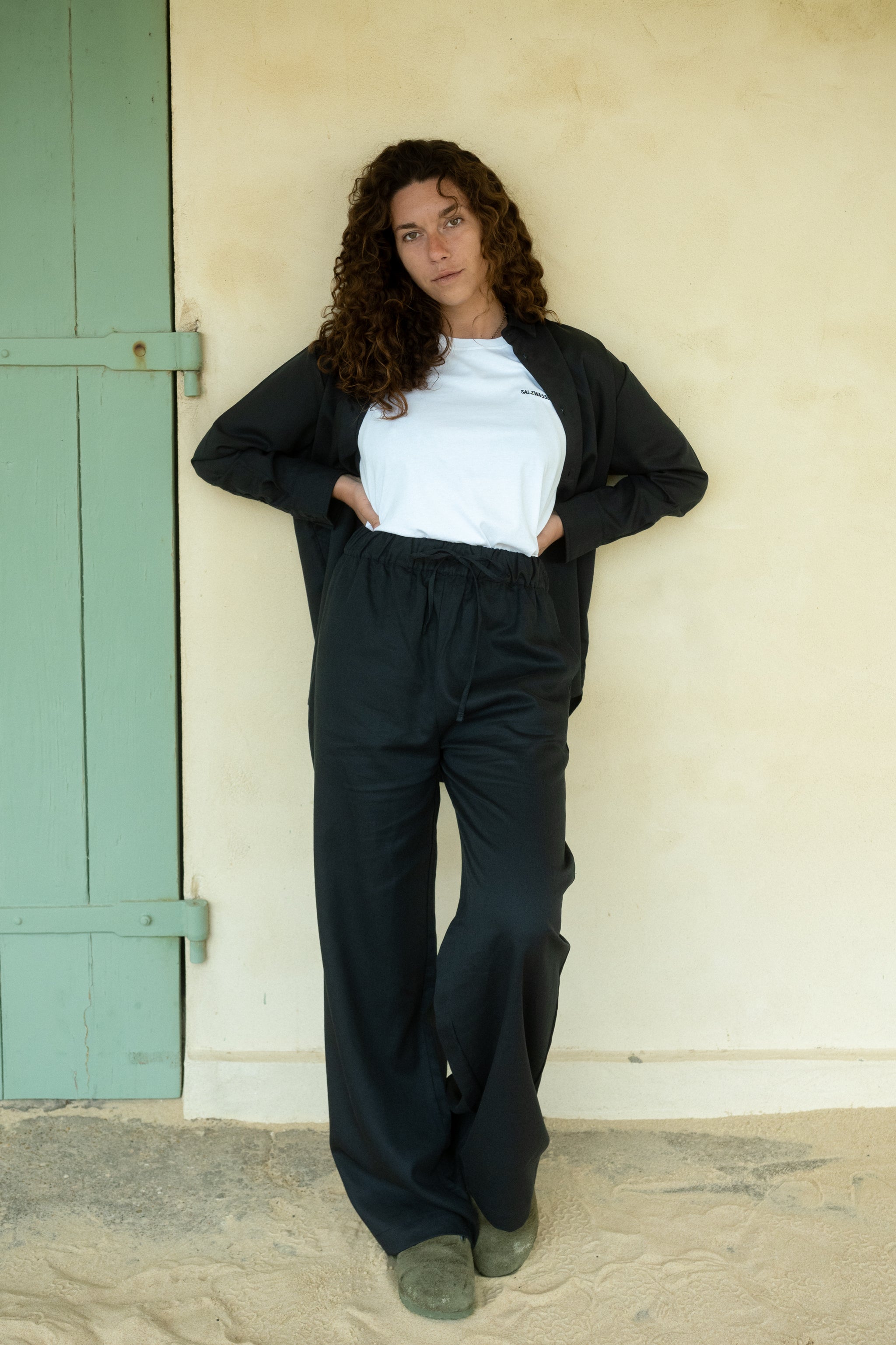 Lockere Damen Hose aus Leinen in bester Qualität in Dunkelblau