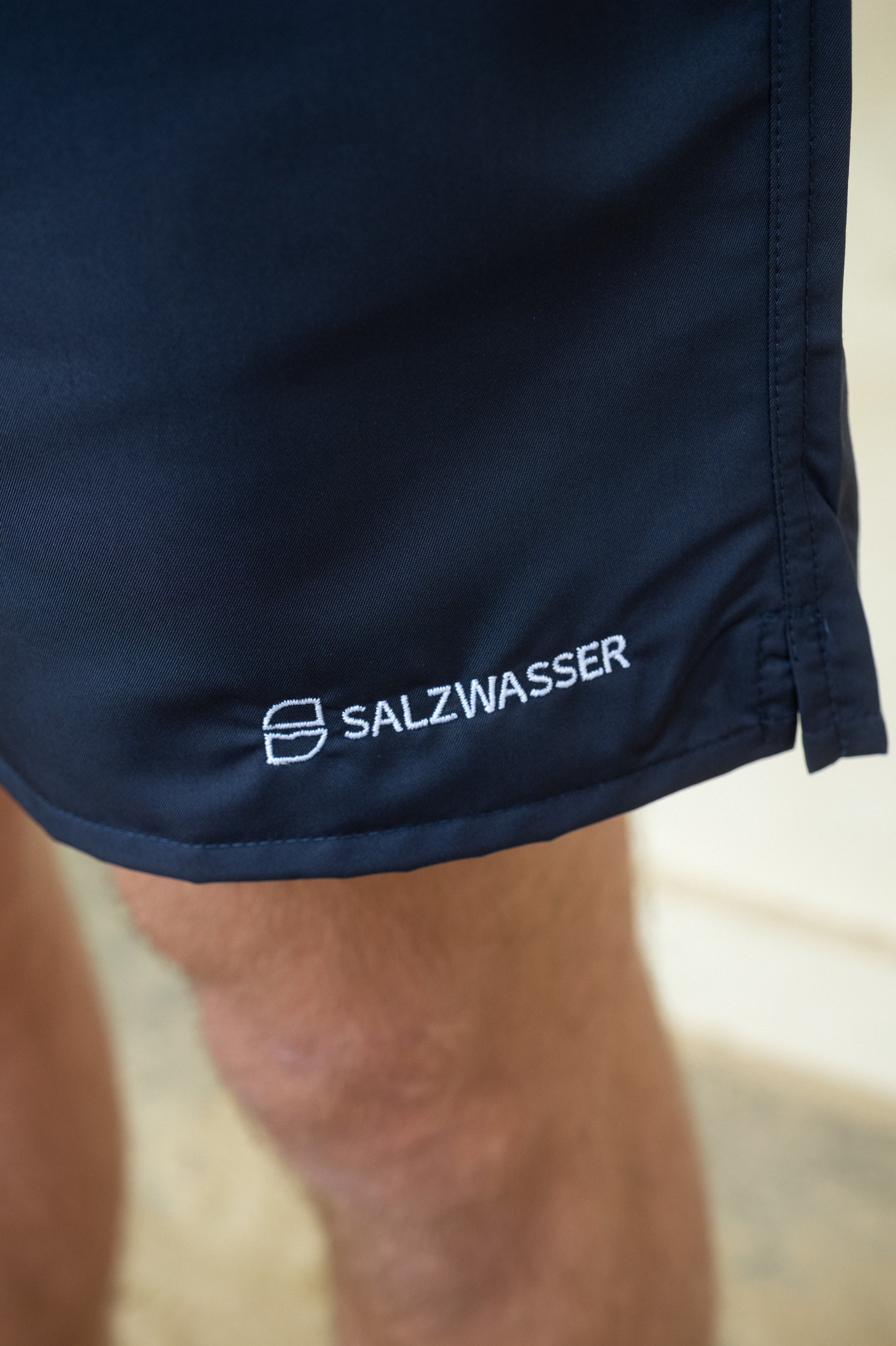 Badehose Swimshort in Dunkelblau aus recyceltem Plastik von SALZWASSER