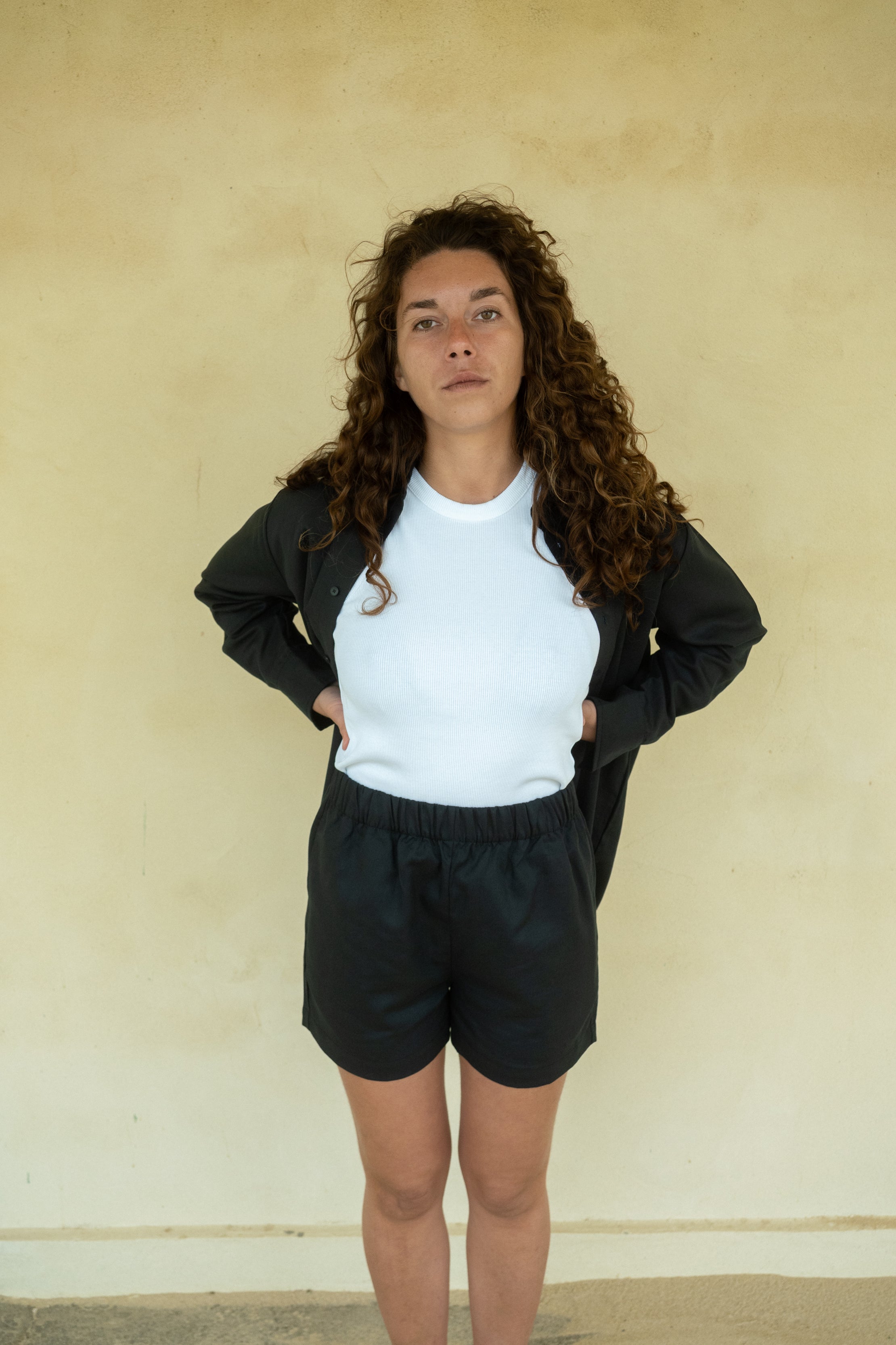 Kurze Leinenshorts in Dunkelblau für Damen nachhaltig von SALZWASSER