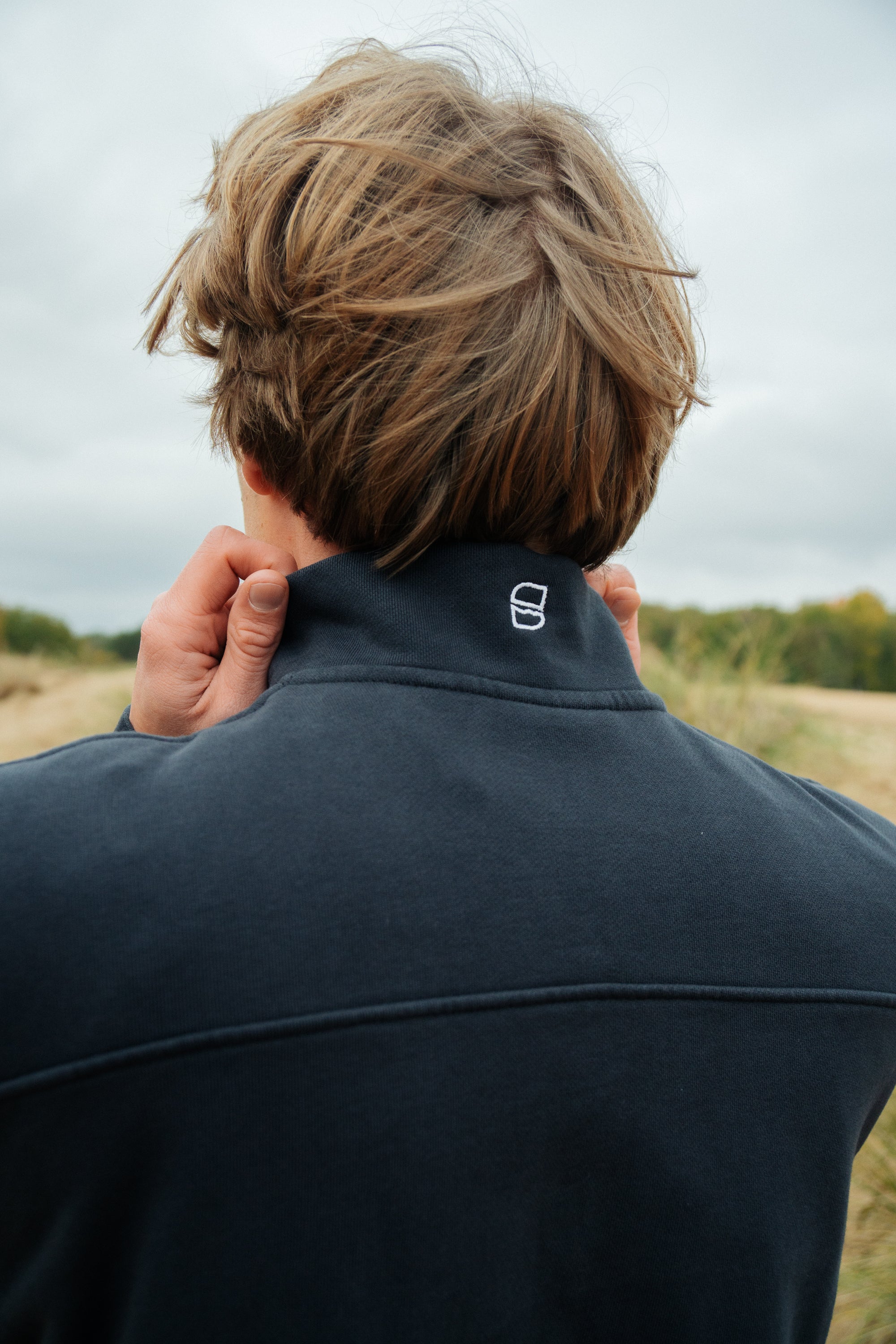 Dunkelblauer nachhaltiger Herren Zip-Sweater aus Bio-Baumwolle