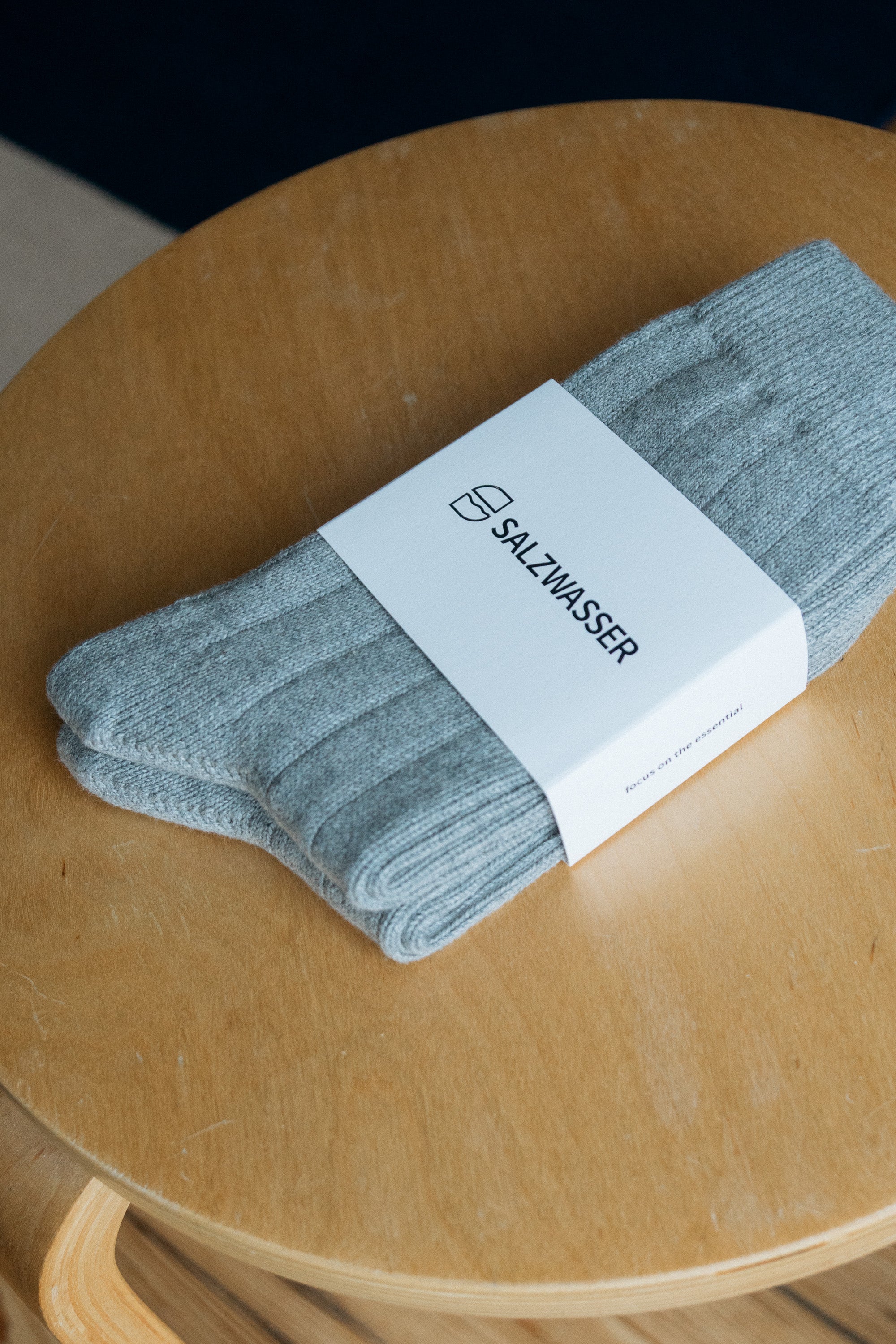 Hochwertige Grobstricksocken für Damen und Herren aus Bio-Baumwolle in Grau