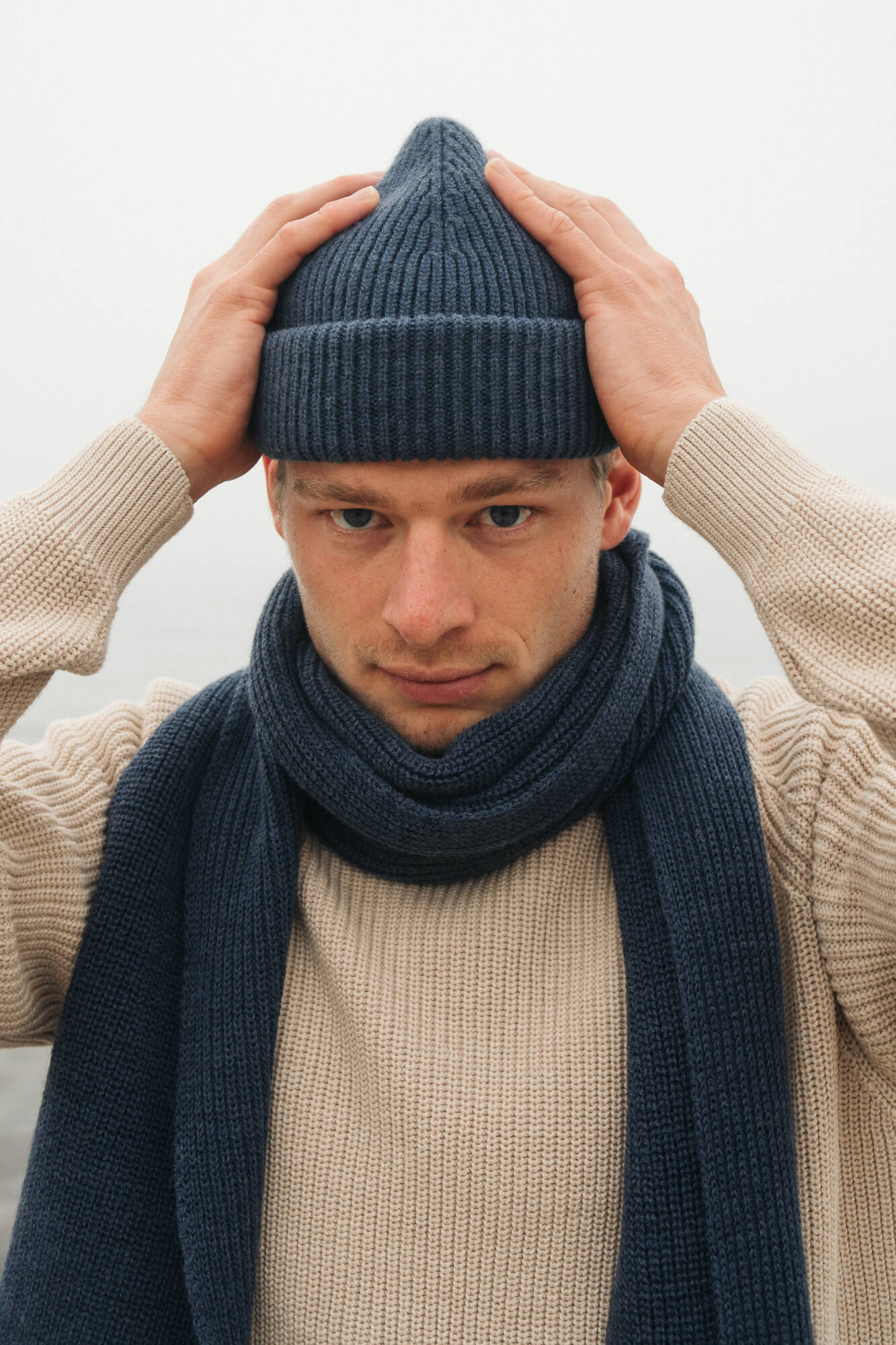 strick_kombination_salzwasser_naturwei_indigoblau_herren17-1667576739527__PID:625e9464-a359-41f7-9d6f-d996a04ca258