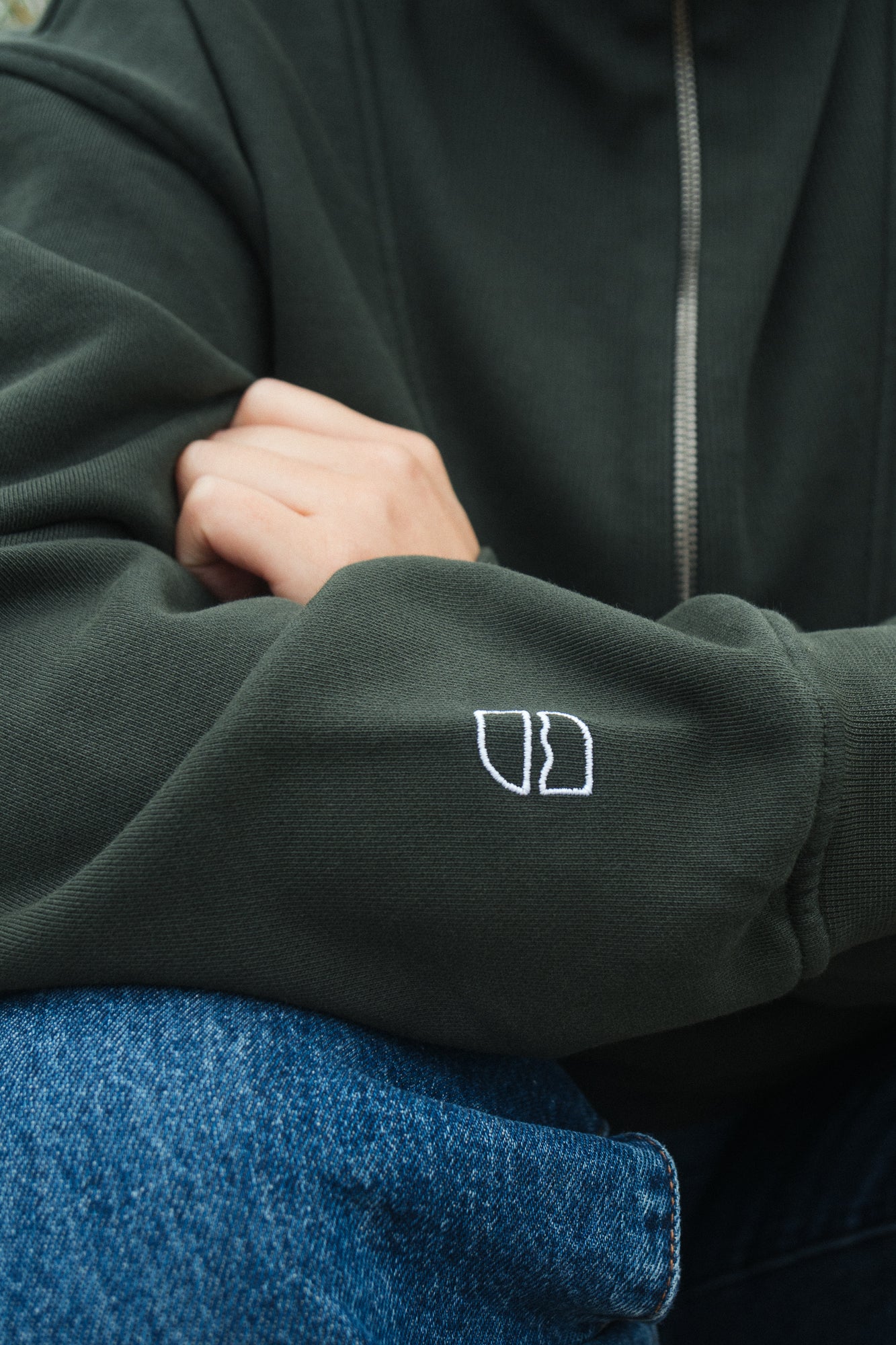 Hochwertiger Stick an nachhaltigem Half-Zip von SALZWASSER und GOTS zertifiziert