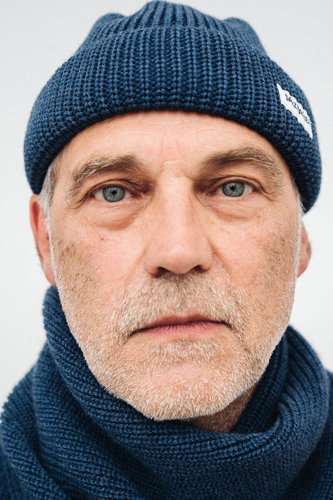 Nachhaltige Merinowollmütze in Indigo Blau von SALZWASSER