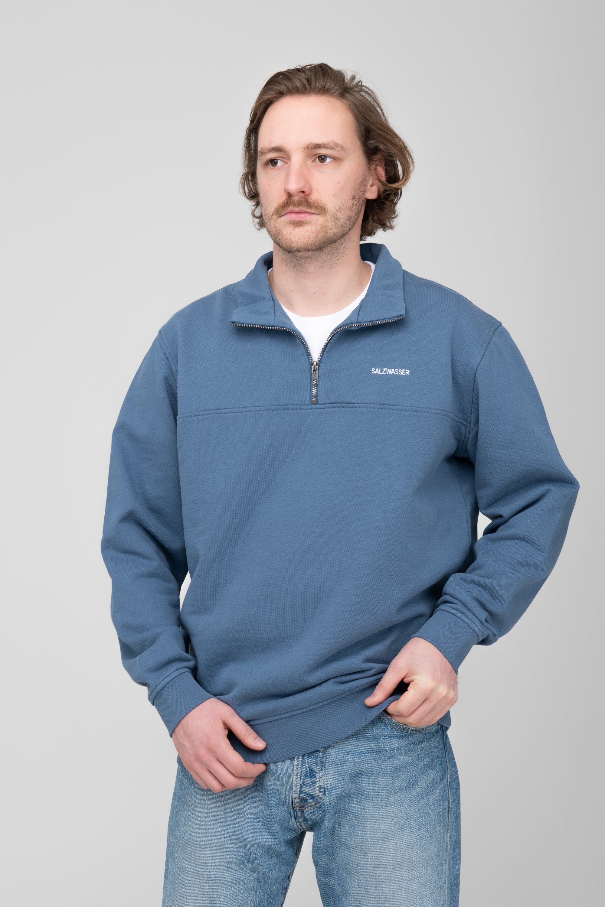 auffallender Half-Zip Sweater in Indigo bei SALZWASSER zu kaufen
