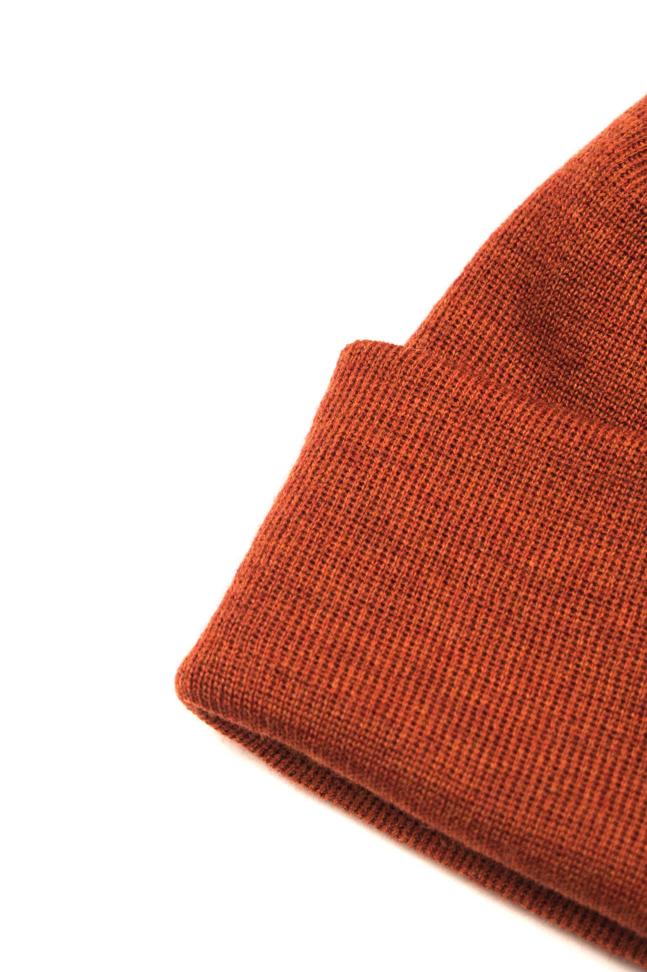 Nachhaltige Mütze aus Merinowolle in Rostrot von SALZWASSER